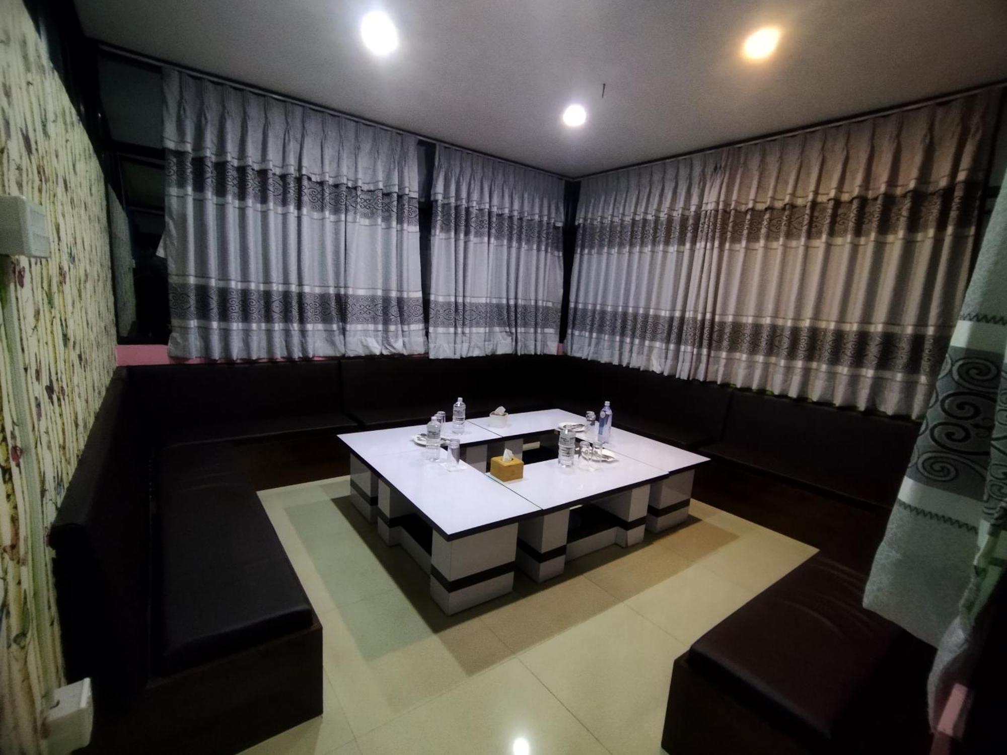 Chareli Resort Nagarkot Kültér fotó